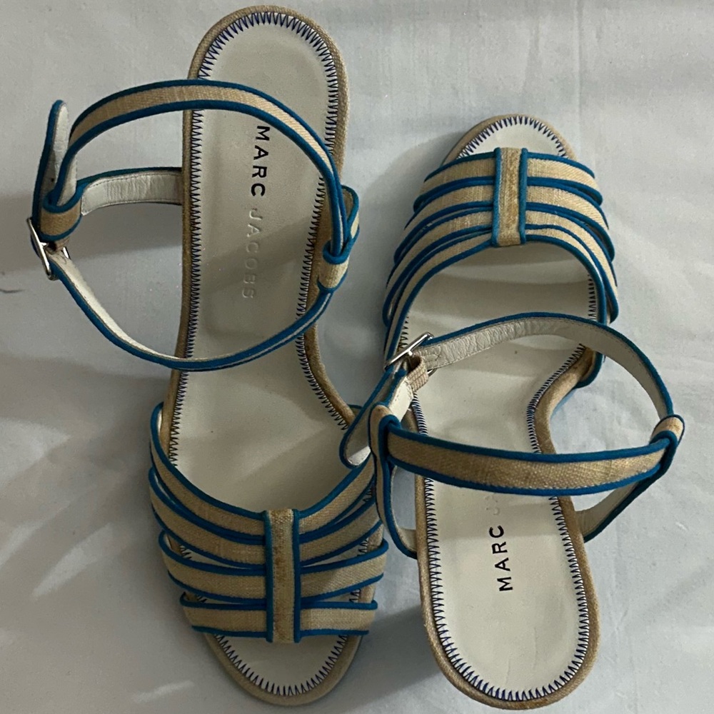 MAC Jacobs Canvas Blue and Cream Pattern Strappy Heel Sandals Size 8.5 - Picture 2 of 8